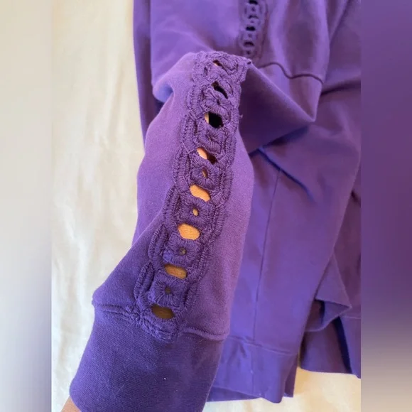 Roaman’s Women’s Size 3X 30/32 Pretty Purple Sweatshirt Decorative Sleeves - Picture 2 of 10